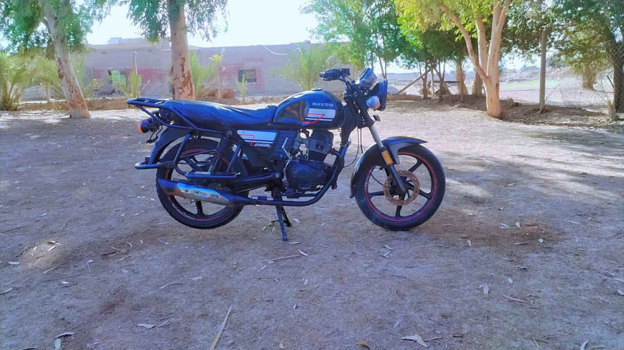 سلام عليكم دراجه البيع ديون نفخ موديل 21 وراق صولي شرط الصولي مبيه اي نقص محرك مكفول ماممدود عليه صبانه كهربيات كامله مبيه اي نقص مكينه خرسئ مبيه اي نقص حلاء من الصوره كامله تجي وتشوف بيعنك وراق صولي شرط الصولي السعر مليون 150 وبيه مجال الشراي يتصل وبيك خير ودلل ***********
