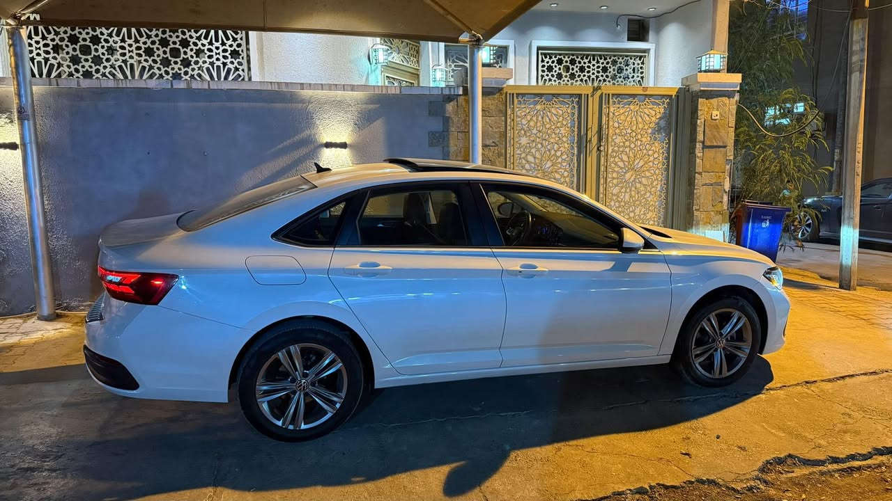 volkswagen jetta SE 2023

فول مواصفات

ماشيه ٢٢ الف كيلو 

بنوراما

كراسي جلد ،كهرباء،هيتر

بصمه

تشغيل  عن بعد

شاشه كبير

شاشه الكتروني

ويل كروم و كبير 

رادار امامي و خلفي و جانبي

لايتات ليد

هندبريك بصمه

 تدفئة و تبريد 

العنوان  بغداد
رقم كاتي
 
السعر 165
للاستفسار 
***********
