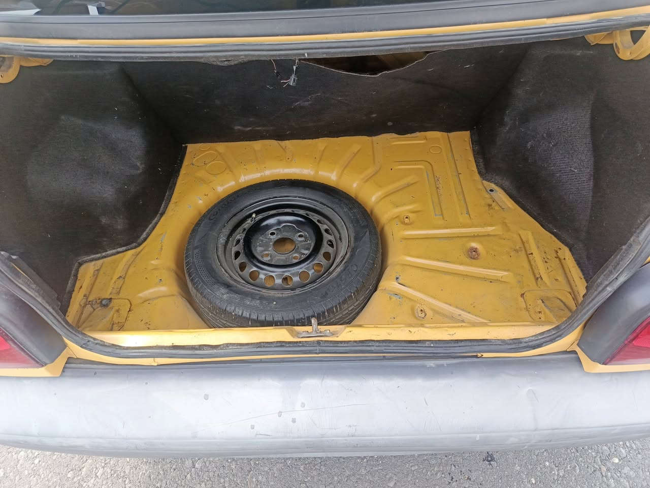 السلام عليكم سايبا للبيع موديل, ٢٠١٥ كفاله عامه كير مكينه تبريد شواصي بدون تصليح ولا صبغ بلاديات تخم تاير حداديه جديد باتري جديد اي نقص مابيها دواير الشركه ممصلحات ولاخياس بيها السنويه بسمي مصفره هيه وغرامات بيها بارد فقط باب سايق مكفوله من الصبغ والتبديل السعر ٤٠وكلشي اكو بل سوك الاستفسار عله رقم***********مكاني بغداد جسر ديالى جديد
