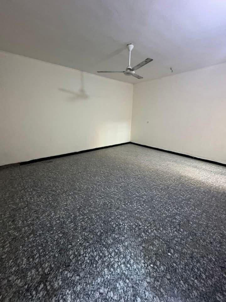 #لـلايـجـار فـي السيـديـة

بيت 150م نظيف يحتوي على مدخلين ثلاثـة غرف نوم وصالة ومطبخ وخدمات صحيـة . 

لـلاستفسار : *********** متوفر واتساب .

بأمكانك عرض عقارك عندنا 
زبائننا الكرام نستقبل كافة عروضكم وطلباتكم 

#مكتب_القيسي_للعقار_والأعمار
شارع المركز مقابل مستلزمات التفاح الاخضر .
