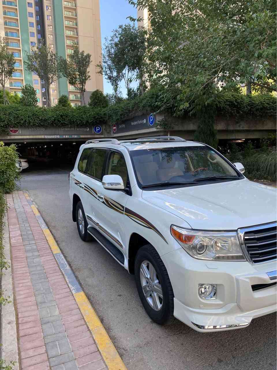 سلام علیکم
٣٣٥/مجال
تۆیۆتا لاندکروزەر
٢٠١٣ بریم فول
بێ بۆیاخ گۆڕاو  پارچ ڕەش 
سەیارەکە لە سفریەوە یەک دەستە
گێڕ مەکینە نەکراوەتەوە بەشەرت
سەنەوی هەزە تازەیە 
سەیارەکە ڕوو بە ڕوو جوانترە 
لە سلێمانیم /ئاڵوگۆڕ ناکەم ئەزیزم
*********** /ڤایبەر+واتساپ
٣٣٥/مجال السليمانية, العراق
