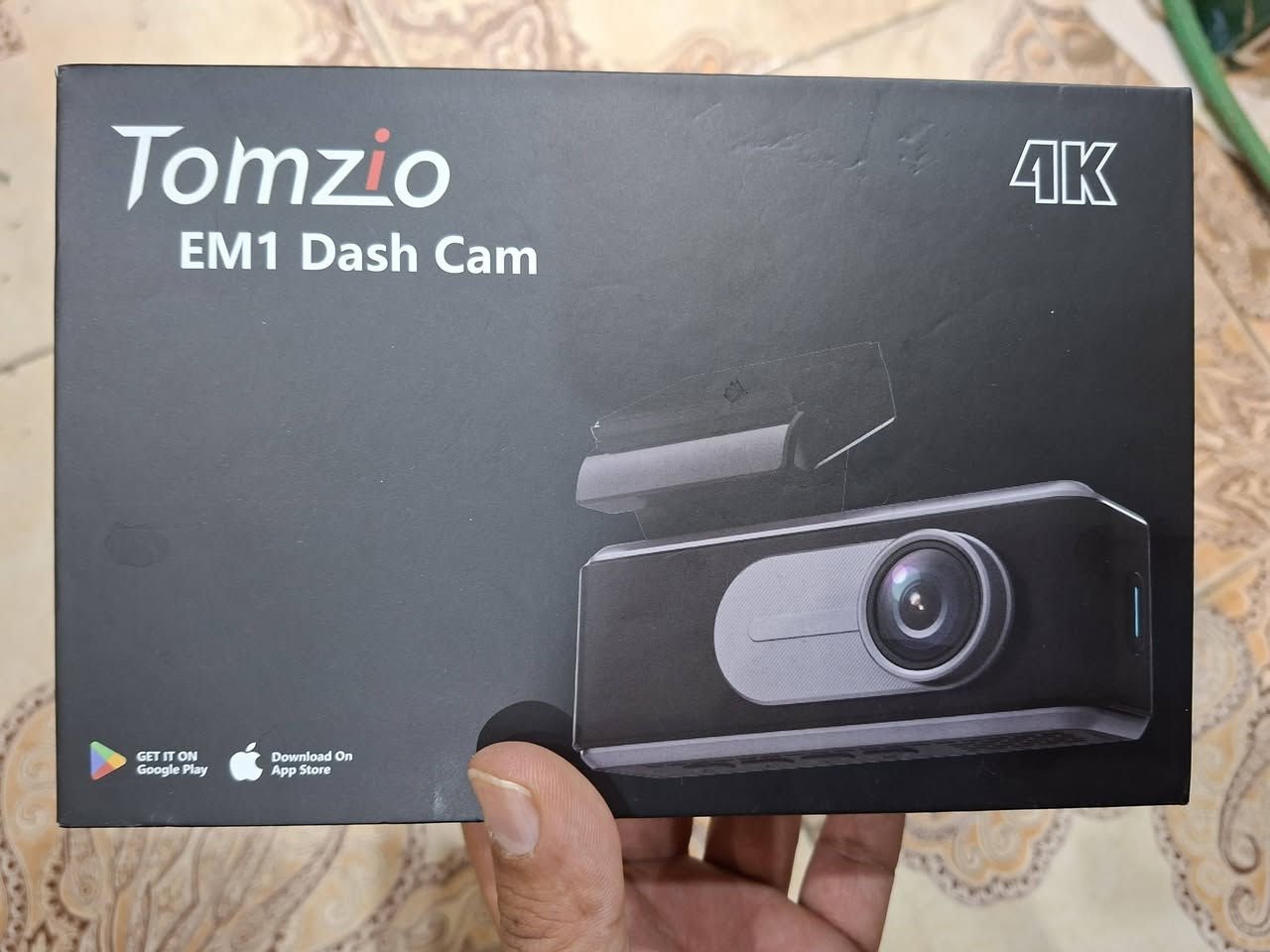 متوفر
داش كامTomzio EM1  أمامية وخلفية 
 تتميز بتصوير 4K عالي الدقة، وتأتي مزودة بتقنيات متطورة تجعلها خياراً ممتازاً لأمن وحماية سيارتك.

  إليك أبرز مواصفاتها :
⭕ دقة الفيديو: تصوير أمامي بدقة 4K مع إمكانية التسجيل 
      المزدوج (أمامي وخلفي).
⭕ الاتصال: تدعم شبكات الواي فاي 2.4GHz و 5.8GHz لنقل 
      الفيديوهات بسرعة عالية.
⭕ تحديد المواقع (GPS): مدمج لتتبع السرعة ومسار القيادة.
⭕ مراقبة التوقف (Parking Mode): مراقبة على مدار 24 
 ساعة بخاصيتين (تسجيل متقطع / مستشعر الاصطدام).الشاشة: شاشة IPS بحجم 3.2 بوصة.
⭕ التخزين: تأتي غالباً مع بطاقة ذاكرة مجانية بحجم 128GB.

السعر 75 الف


**إذا كنت صاحب هذا الإعلان وتريد حذفه لأي سبب، رجاءا أرسل رسالة إلى الدعم الفني**