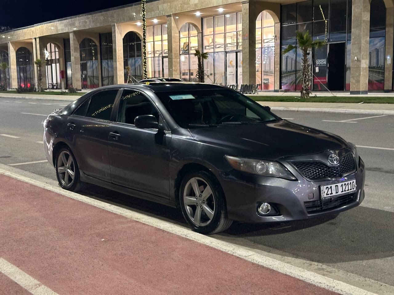 کامری 2011xle
V6 مەکینە ئەڤەلۆن  
 شاشە ئایپات 
تەحدید سورعە
کوشن هیتەر 
کوشن جلد
تەحەکوماتی سەر سوکان
بۆیاخ عام نیە بەعام ئەیفرۆشم 
چوار تایەی و ویلی لۆکی لەژێرایە 
سێرڤزی عامی بۆکراوە 
تاخم پێشی 2مانگەگۆراوە 
رەقەم سلێمانیە هەتا 2027
سەنەوی بەناوی خۆمەوەیە  
85گەڵاو مەعامەلە 
شوێن سلێمانی
***********
