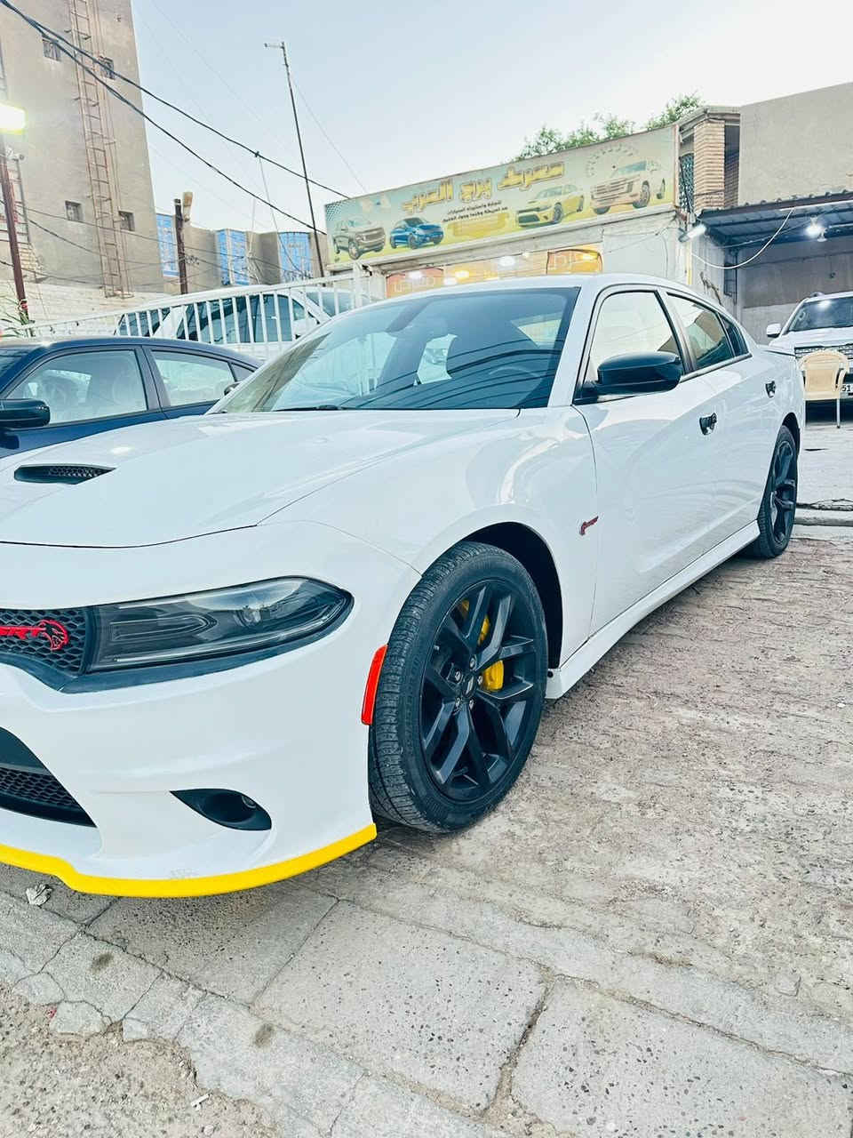 #ماشاءاللــّٰـــــه
🚩 دوج چاجر 
مديل2023
اللون: أبيض
المواصفات:
HEMI لتر 5.7 سعة V8 محرك •
• كير + مكينه بلادي
• لد اوركل
• شاشة كبيره اخر تحديث
• مثبت سرعة
• تايرات جدد
•كزوز بلادي 
• باتري جديد 
• رقم السياره بغداد
• بأسمي تريد تحويل او وكالة
• هزه جديده سنويه جديده
• حجر البيئه موجود بيها
• ⁠الضرر جاملغ والبنيد 
الحالة:
• استخدام شخصي
• نظيفة جداً من الداخل والخارج
•  ماشية 16الف  موقع سماوه 

🚩 معرض برج العرب لتجارة السيارات 
لاتصال واتس***********

