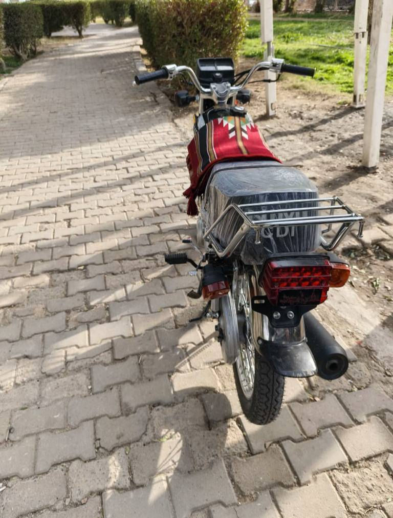 سلام عليكم دراجه 2025 للبيع اوراق سكنر برغي مامفتوح بيها سعر 625 بيها مجال عنواني الحر رقم *********** خاص مفتوح
