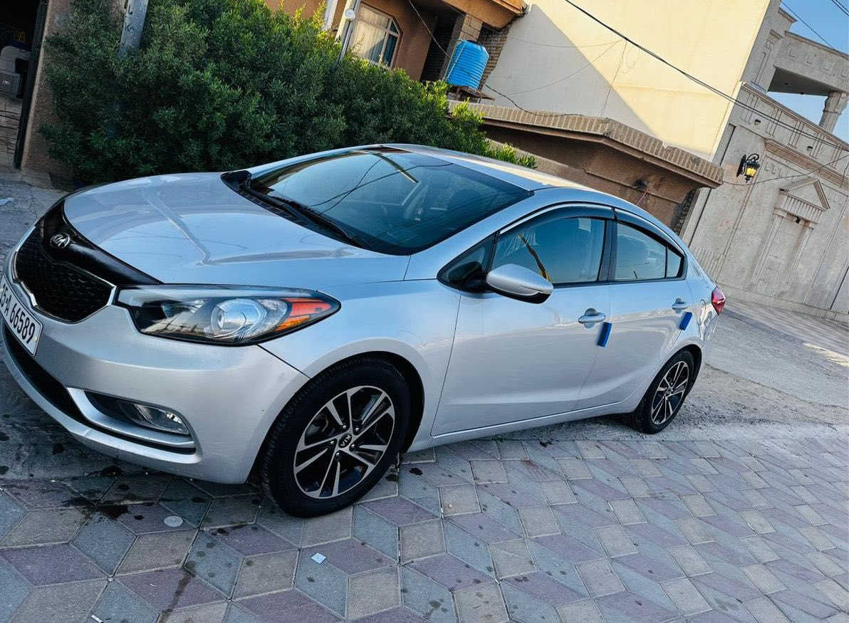 مراوس فقط ✨ BYD Seal 5 ✅
كيا فورتي 2016  وارد امريكي حادثه صندوق
رقم  انكليزي  تحويل مباشر ب اسم المشتري 
المواصفات 🔰
سويج شخاطه 
محرك 2000 
كير اوتو at
تحكمات ستيرن 
نظام ايكو اقتصادي 
الأنظمة الأمنية: نظام مانع الانزلاق (ABS)    
ونظام مراقبة ضغط الإطارات.
تخم جديد تاير باتري جديد صدر جديد
وبعد بيها مواصفات 
السياره كفاله كير ومكينه 
السياره جاهزه مابيها كل نقوصات
  ***********📞واتس اب
