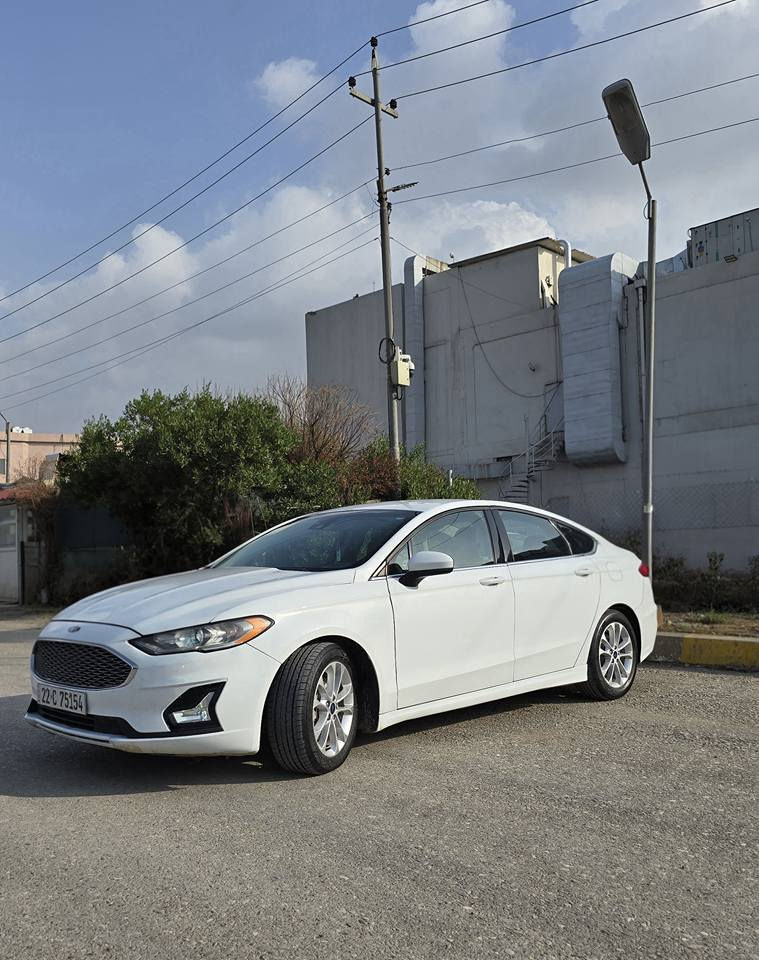 Ford fusion se 2020
 فۆرد فیوژن سپی مۆدێل ٢٠٢٠ ئێس ئی

فول مواسەفات بەس سلاید و کوشین جلد نیە ، 
ناو رەش کوشین کارەبا ، گێچ ئەلیکترۆنی ، شاشە گەورە ، مۆدی لێخورین  eco + sport برێک بەسمە ، تحدید سورعە ، رادار ، خەتی جادە ، لایت زینۆن زۆر مواسەفاتی تر ... چوار تایەی تازەی لە بنە ، سەیارەیەکی زۆر بێ کێشەیە بەشەرتی گێر و مەکینە و کارەبایات تەقە و رەقە ، ٥٦ هەزار مایل رۆیشتیە ، پێش و پشت کەپس ، ٤ پارچە بێ ژۆرێ ئێرباگ بە شان تەقیەوە  رەقەم شانسیم لە وێنەکان داناوە .... سعری ١٢٥ وەرەقە و مەجال 
وەلامی نامە نادەمەوە ئەگەر موشتەری تێل بکە لەگەل رێزم .. ژ.م . *********** أربيل, العراق
