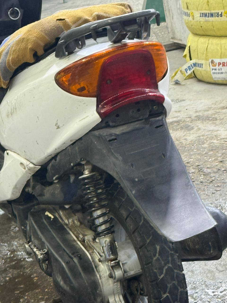 دراجه عصفوريه مجفته جديد كفرات نضيفه كابريتر وشوته جدد تايرات جديد وياله جدد هم زنون بومه بريكات بل مكان الامامي دسك سلف بس الدكمه مكسوره وهند واحد تشتغل السعر 250 وبيهة مجال مكاني البلديات ***********
