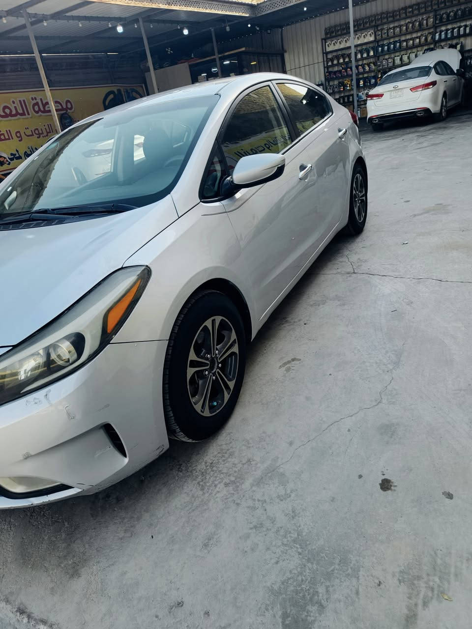 السلام عليكم 
كيا فورتي 2017 للبيع رقم ذي قار 
 حادث بنيد بدون دواخل السياره
 جاهزه تخم تاير مكينه 2000 
ما مفتوحه ماشيه 100
ترايها وين ميعجبك السياره مال جناي 
ضربتها مرفقه وسونارها مرفق بصور  
مكانها ناصريه مركز 
  للاستفسار الاتصال ***********
