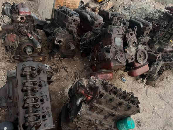 للبيع   مكاين
1_دويز 6سلندر رافس العدد1

2_كمنز 6سلندر 102شغاله العدد 1

3_مكاين فيات  اوربي 4بستم 104 بيهم نقص غراض 
العدد 13قطعه 

4_افيكو 6سلندر 112 بيه نقص غراض العدد1

للاستفسار ***********
***********
العنوان بابل حلة
