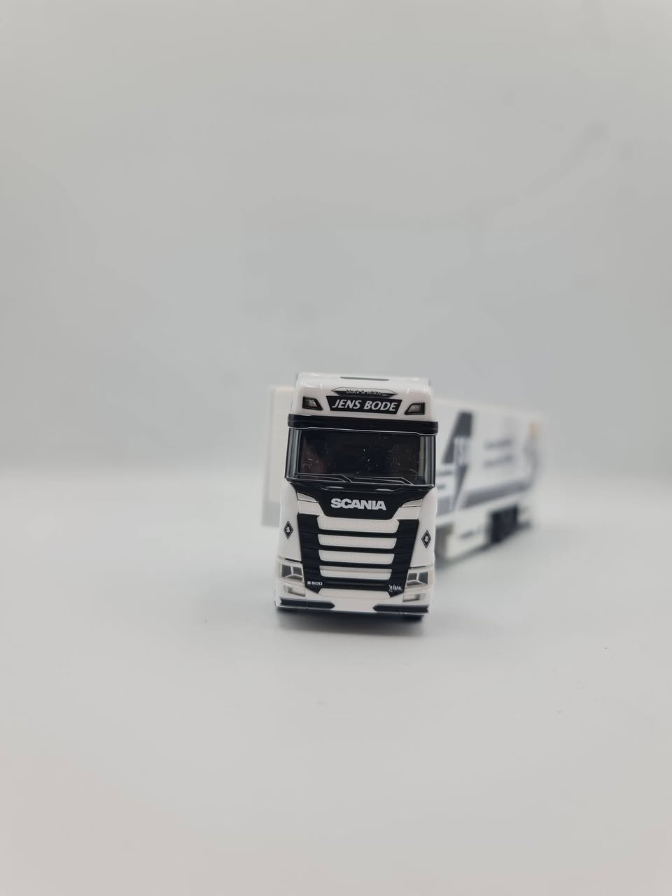SCANIA/HERPA
1/87
75 الف
https://turu.store
يوجد توصيل لجميع محافظات العراق


**إذا كنت صاحب هذا الإعلان وتريد حذفه لأي سبب، رجاءا أرسل رسالة إلى الدعم الفني**