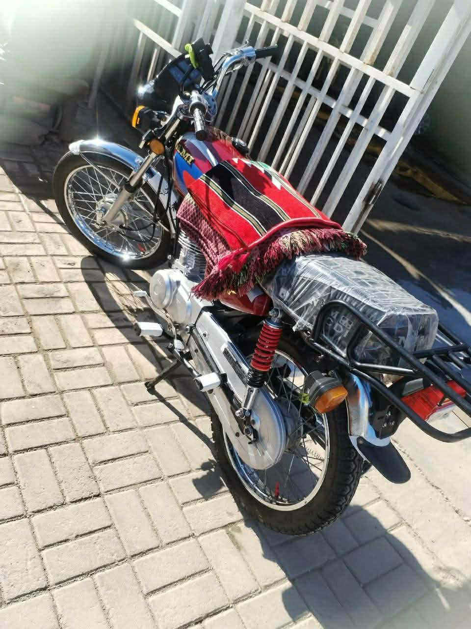 سلام عليكم دراجه لبيع نامه اصلي شلامجه 25تعمير وشاصي ارشه موديل 16اوراق صولي
سعر واحد 1000وبهًً مجال مكان دراجه بابل ناحيت الشوملي رقم ***********نتصل 📍
