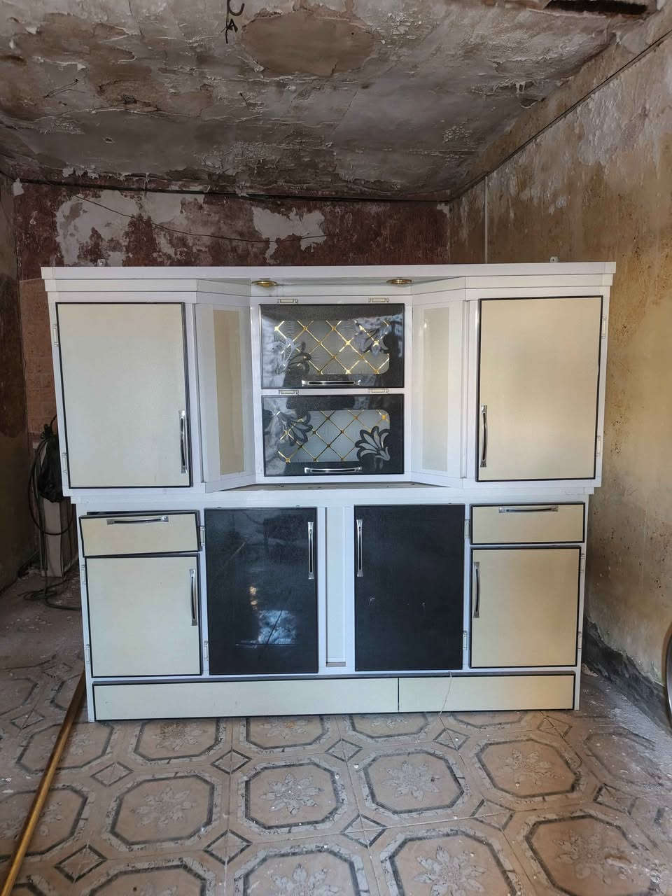 كاونتر للبيع نظيف جداً تسكام العنوان النجف أبو صخير للاستفسار*********** النجف, العراق
