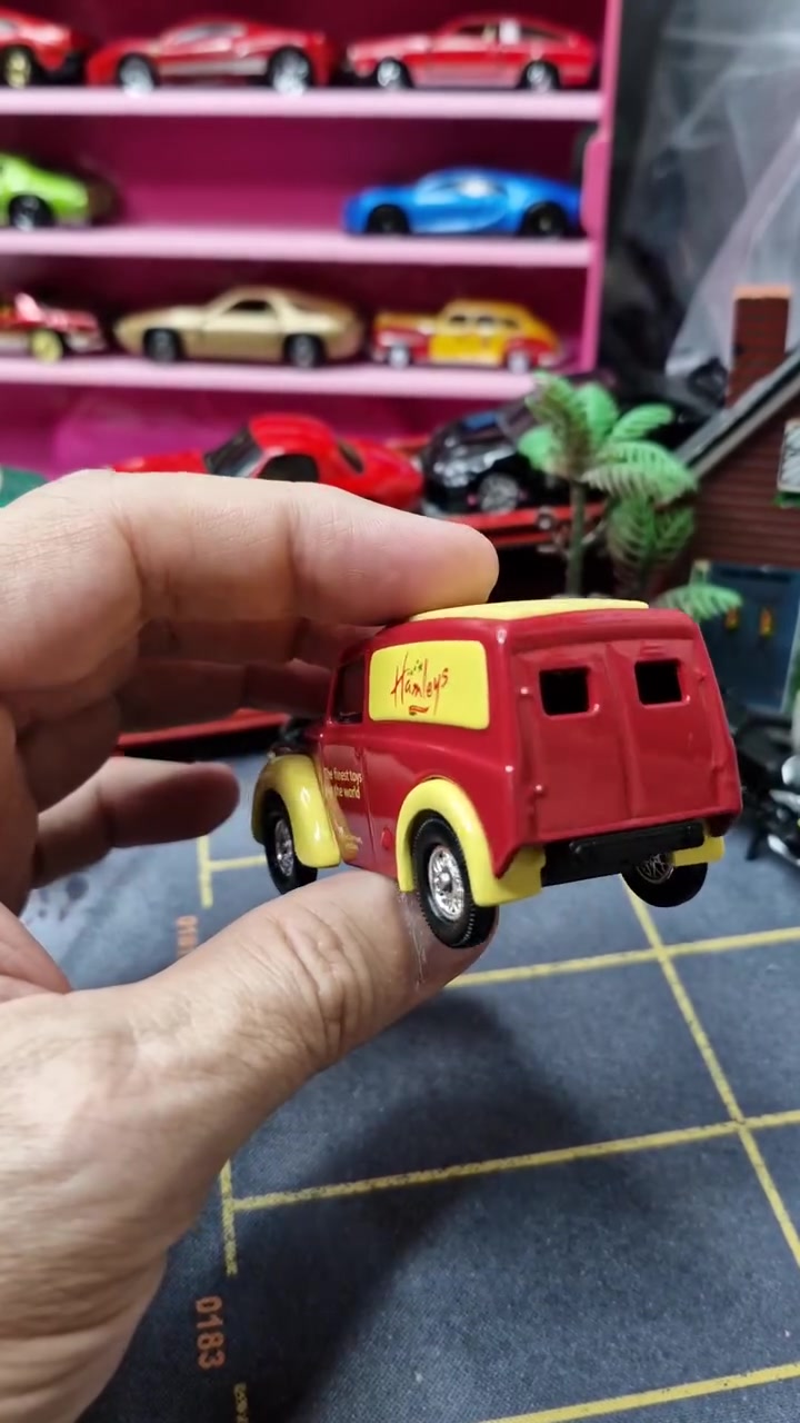1950 MORRIS Z VAN 
Lledo Days Gone
Scale  1\50


**إذا كنت صاحب هذا الإعلان وتريد حذفه لأي سبب، رجاءا أرسل رسالة إلى الدعم الفني**
