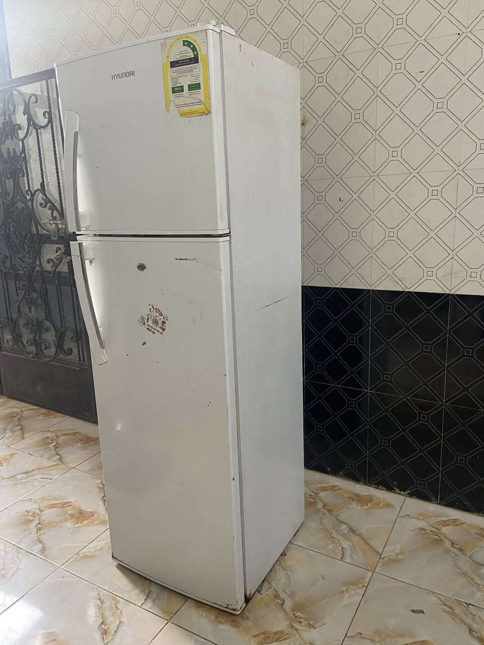للبيع ثلاجه شغاله و تجمد
السعر 125 و بيها مجال 

للتواصل ***********
