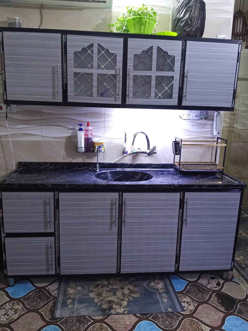 كاونتر جديد استخدام قليل خمس قطع سنك مرمر صناعي مع طباخ بلازما نظام سيفتي وفرن غازي كهربائيّ مكاني الثعالبة السعر 800 وبيه مجال هاتف ***********
