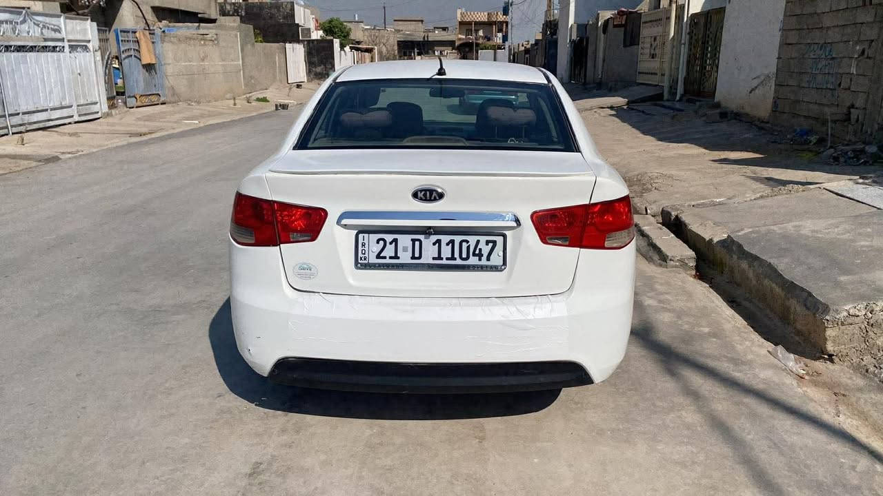 سلام عليكم سيراتو ١١ للبيع!  
سياره مرتجيه صفح صبغ عام بدون داوخل 
گير و محرك بشرط 
بيها بطاقه بانزين و منضومه غاز 
السياره بسمي شرط تحويل سنويه ل٢٩ 
السعر ٧٠ بيها مجال حك الجيه 
***********هاتف 
*********** واتساب فقط
