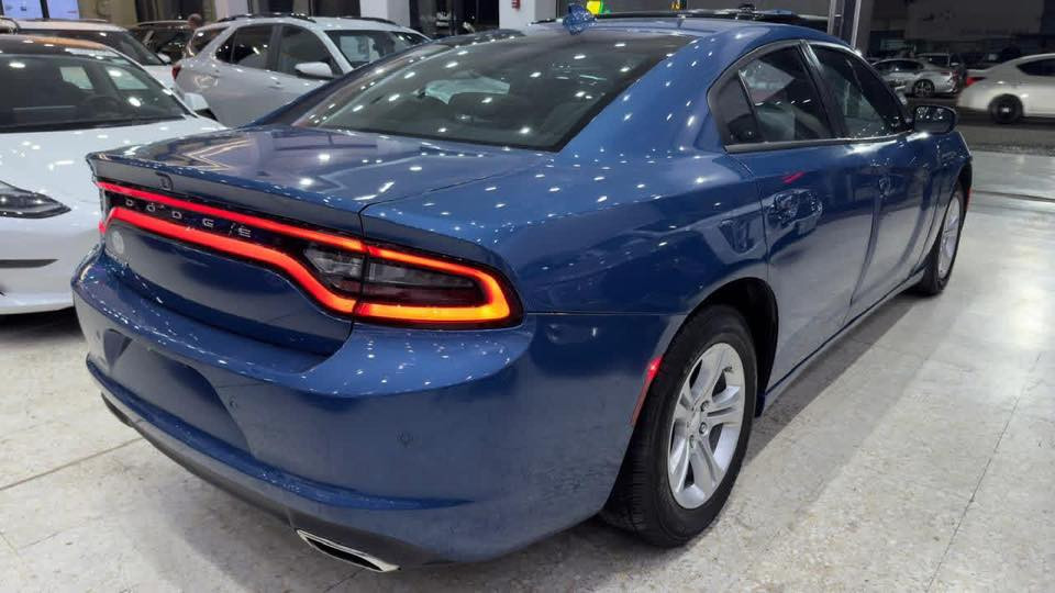 مطلوب مراوس بbmw الفئة الثالثة او الخامسة جارجر 2023  SXT ازرق بحري
بدون تبديل او صبغ 
بدون ضرر ايرباك
المواصفات
✅ دوج جارجر 2023 SXT اللون ازرق بحري
✅ محرك 6 سلندر 3600
✅ حساسات خلفي اصل مع كاميرا دوارة
✅ بصمة باب وبصمة تشغيل وتشغيل عن بعد
✅ ويل كب اصلي حجم 17 مع طقم تاير بحالة ممتازة 
✅ غرفة السيارة مخمل  لونين اسود ورصاصي  اصل 
✅ تحكم كهربائي لمقعد السائق فقط  
✅ تحكم ستيرن جهتين
✅ شاشة دشبول كبيره  متكاملة الايعازات 
✅ تبريد المركبة قطعتين امامي وخلفي 
✅ناقل حركه 8 سرعات 
✅ عداد المسافة الحالي 33 الف ميل  ✅ 

غير متوفر على الخاص  اللي يحب يتواصل وياي على الرقم
 
***********
