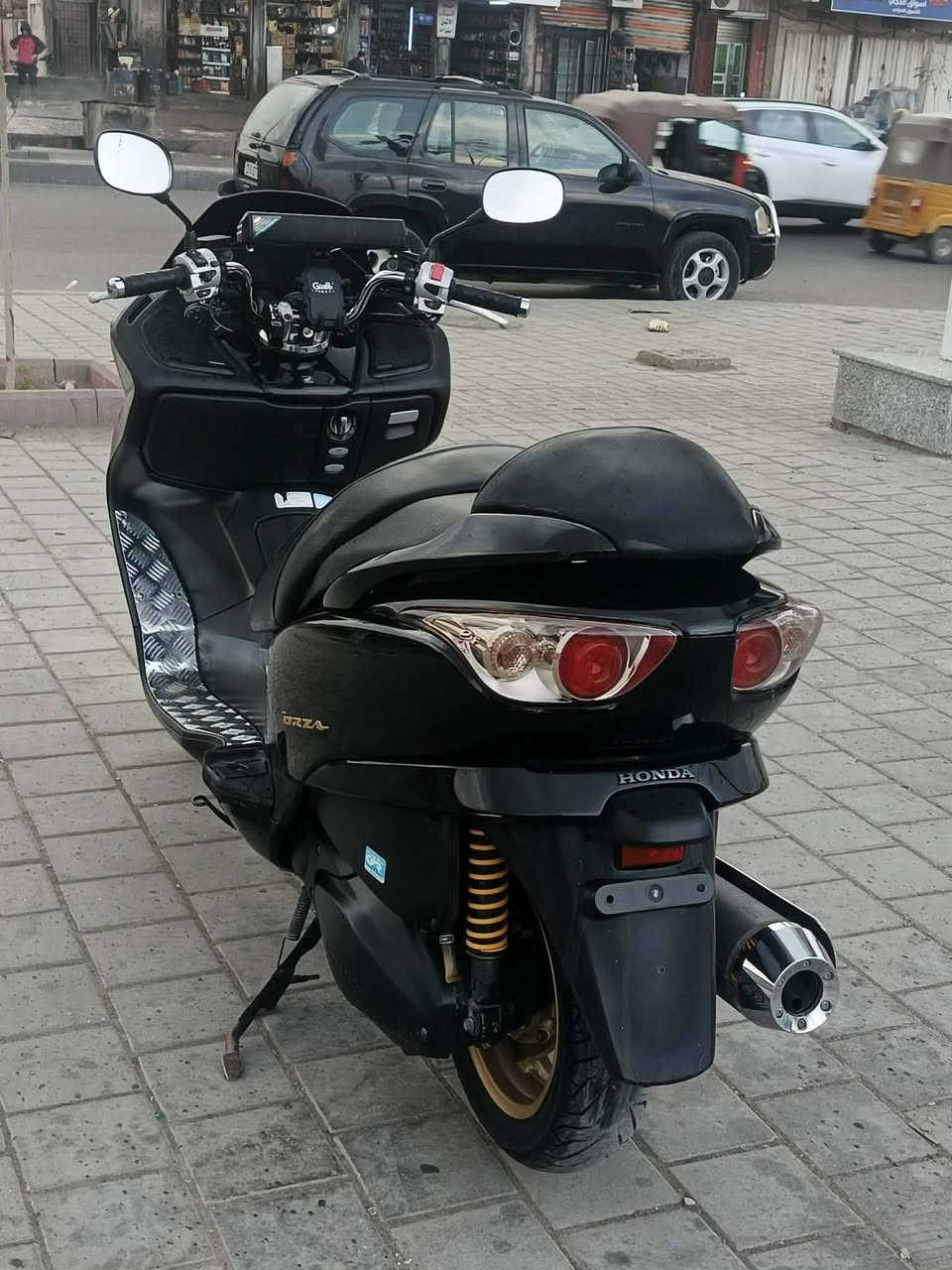 سلام عليكم فورزه 0\9 
مواصفات 7 كير 4 تحويلات
مكينه كلجات مكفولة كفاله عامه
ماشيه 19 الف 
بك لايت كرستال
لون اسود ملكي 
ستان حساس + كلوب جنطه
انبيتري + حاملة مبايل 
مخرج شاحن + دوسات نيكل 
سكن بغداد حي النصر   ***********
