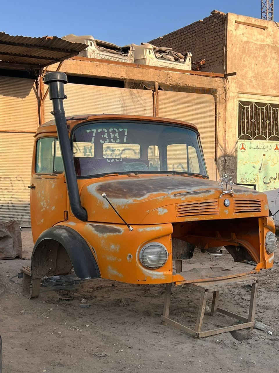 🇩🇪تحيه طيبه🇩🇪
يوجد قماره اقجم المانيه كامله سويج 
عنوان نجف حي الصناعي للاستفسار ***********رقم ☎️
