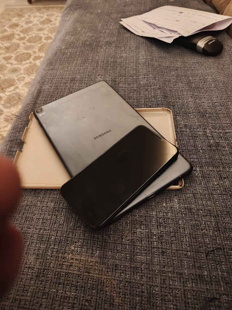 جهازين للبيع اكس ماكس وايباد سامسونك تاب الاكس يطفه ويشتغل فقط والباقي كلشي مابيه ابيعه على وصعه 100والايباد شغال كلشي مابيه ب85اجهزه مال بيت امانه الله ورسوله مكاني الشعب ***********
