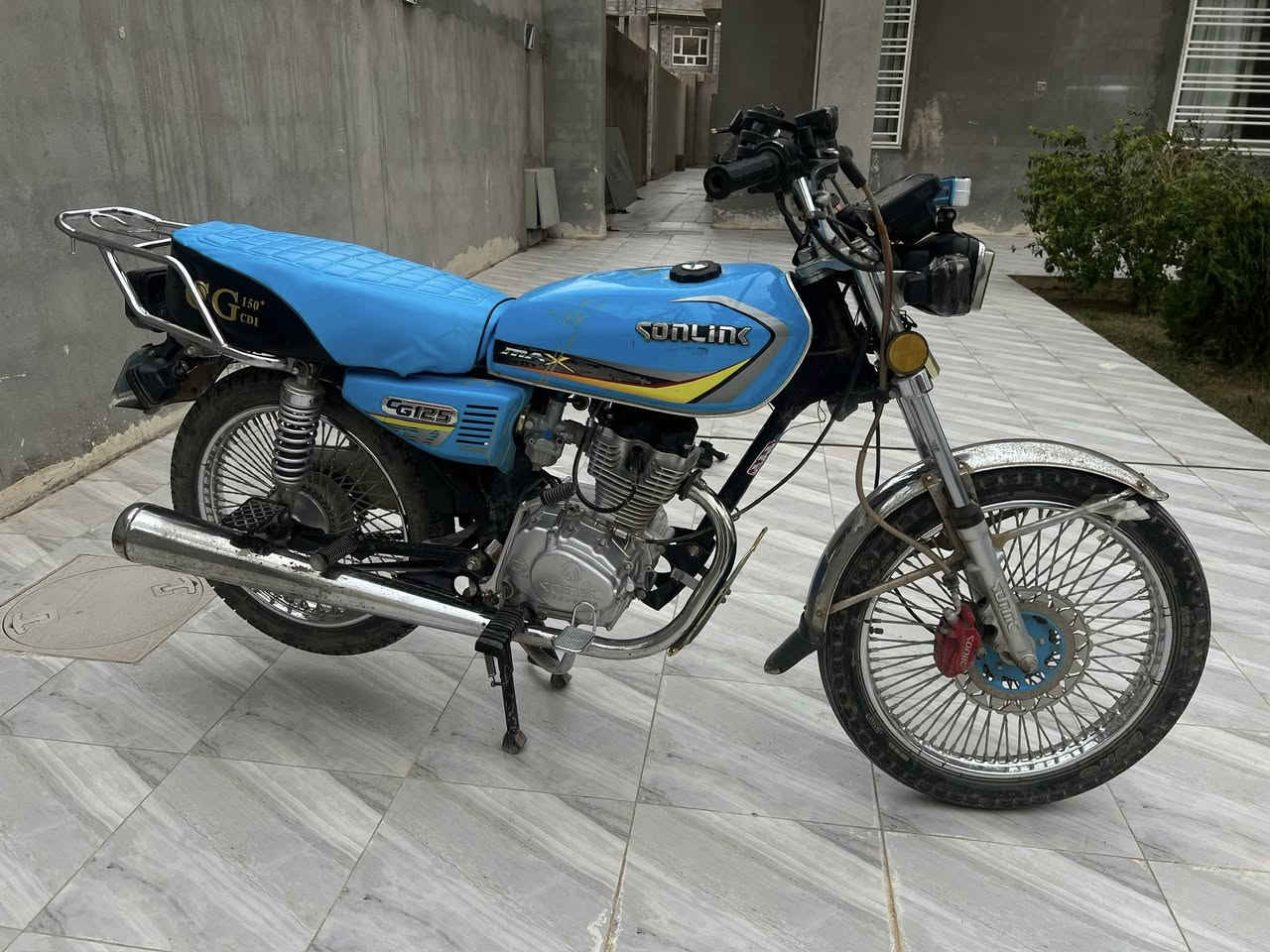 السلام عليكم
دراجه سونك موديل 2024 

دراجه ما بيها نقص 

عدى بس الاشاره الخلفيه 

السعر 650 وبيها مجال 
اي استفسار  ***********
