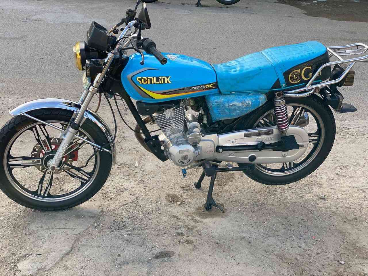 سلام عليكم دراجه للبيع المديل 2023 دراجه مكينه مكفوله 5كير كله شغاله المكان بغداد  السعر 550وبيه مجال ***********
