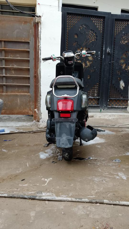 السلام عليكم
عندي دراجه بوليس للبيع جديده ونضيفه مكينه جديده كلشي شغال بيهه الاشيار ولايتات رايدهه ب٣٠٠ وبيهه مجال للتواصل بس على الرقم ***********
