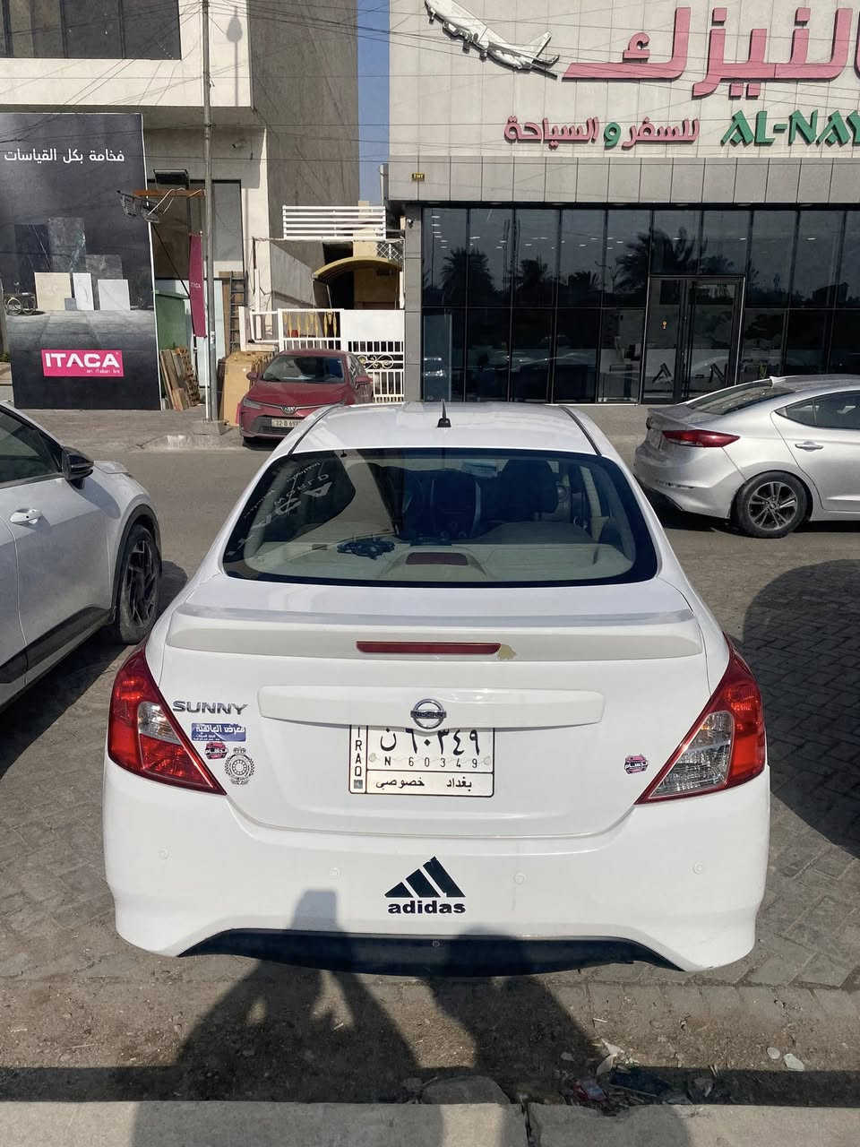 السلام عليكم سني هندي 2020 (***********)سعر (95)ورقه وبيه مجال بسيط مكانه بغداد زيونه بيه فقط جاملغ مبدل نفس الون والباب شويه صبغ والباقي كفاله تبريد باتري تخم تاير كله جديد وبلادي
