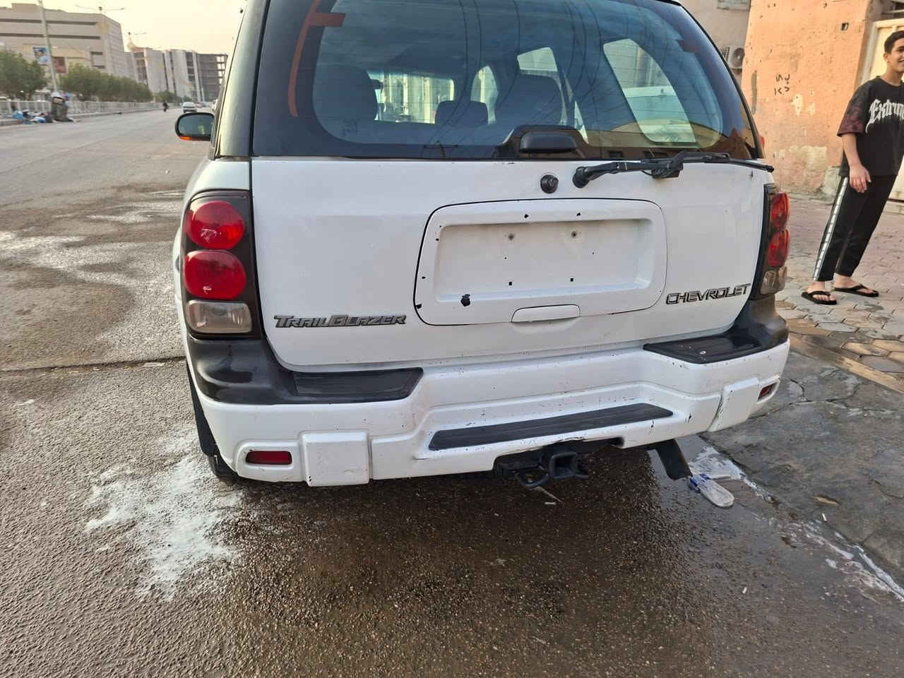 السلام عليكم بلايزر للبيع مزاد وزاره الدخليه ٢٠٠٤ مكينه 3000جاهزه من كلشي مكان ناصريه مركز السعر48 بيه مجال بسيط رقم هاتف ***********
