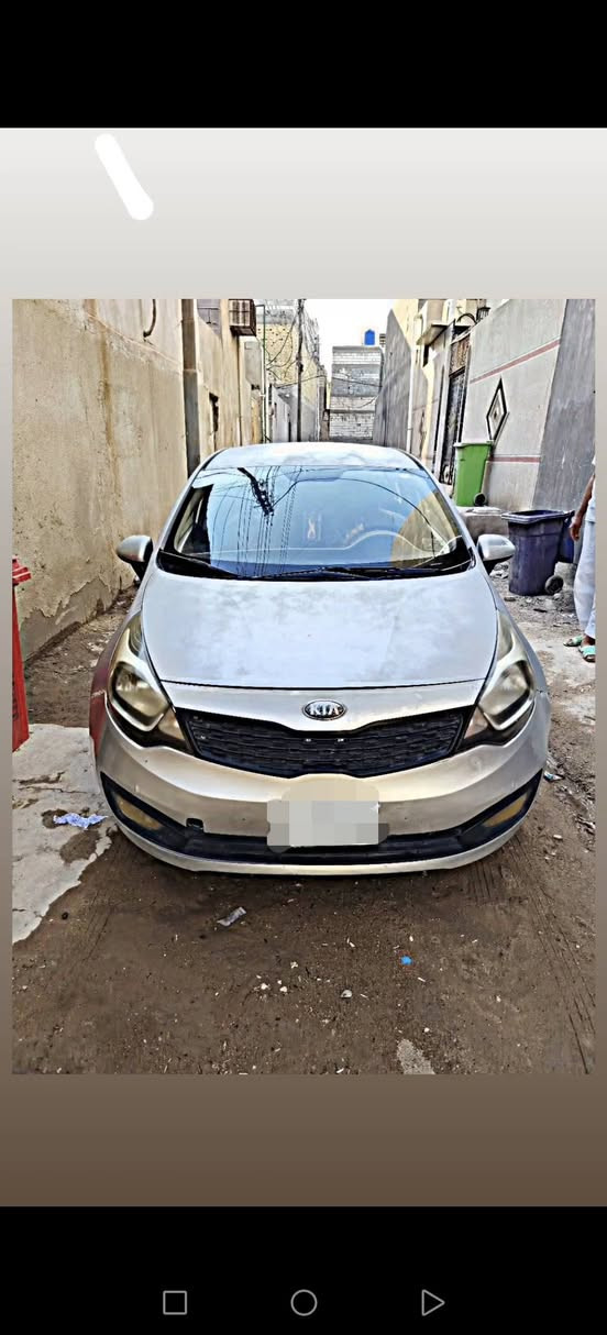 السلام عليكم كيا ريو ٢٠١٥ خليجي رقم بصرة محرك 1600 دووش بيها ضربات طفيفة ورشات صبغ بالجاملق الأمامي سعر 85 ورقة وبيها مجال المكان : البصرة - الزبير
 رقمي : ***********
