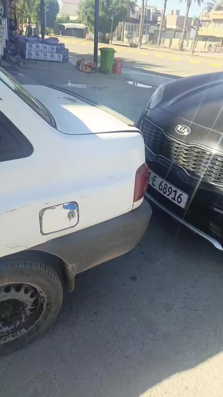 السلام عليكم سايبة ٢٠١٠ كير محرك شواصي بلاد كهربائيات كلها شغالة 
غرفة نظيفة تخم تاير تخم ويل  سيارة جاهزة و باسمي رقم دولي جديد  شوفت عينك  
نواقصها بسيطات وما توكف  سعر ٢٩ ومجال بسيط كلش كلش
مكانها بغداد *********** 
غير متواجد على الفيس
