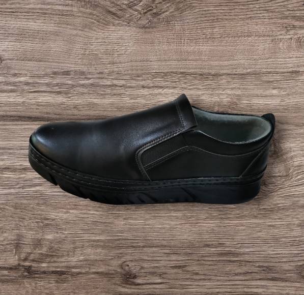 بصره عشار حنا الشيخ احذيه الشباب يتوفر توصيل القياسات من 40 الى 45 