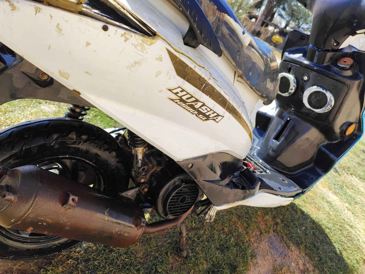 دراجة سكنس ثعلب نثية محرك كوري مديل 2021  سعرها 150 وبيها مجال دراجه نضيفه وقتصادية ماتصرف نهائيا سرعتها 60 يعني المرور مايحاسب عليها نهائيا كهربائيات شغالة وحته شادلها امبي ثري بس ماادري شبيها عطلت عندي واني امشي وعفتها ورحت للشغل وهسه اريد ابيعها لان مافارغ الها الدراجه عوزها ترتيب بسيط وحته تصليحها مايكلف 25 لو 30 الف مكاني الناصرية شطرة ناحية ال سليمان


**إذا كنت صاحب هذا الإعلان وتريد حذفه لأي سبب، رجاءا أرسل رسالة إلى الدعم الفني**