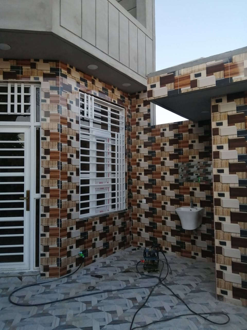 السلام عليكم اصطه سيراميك متفرغ حاليا ***********
