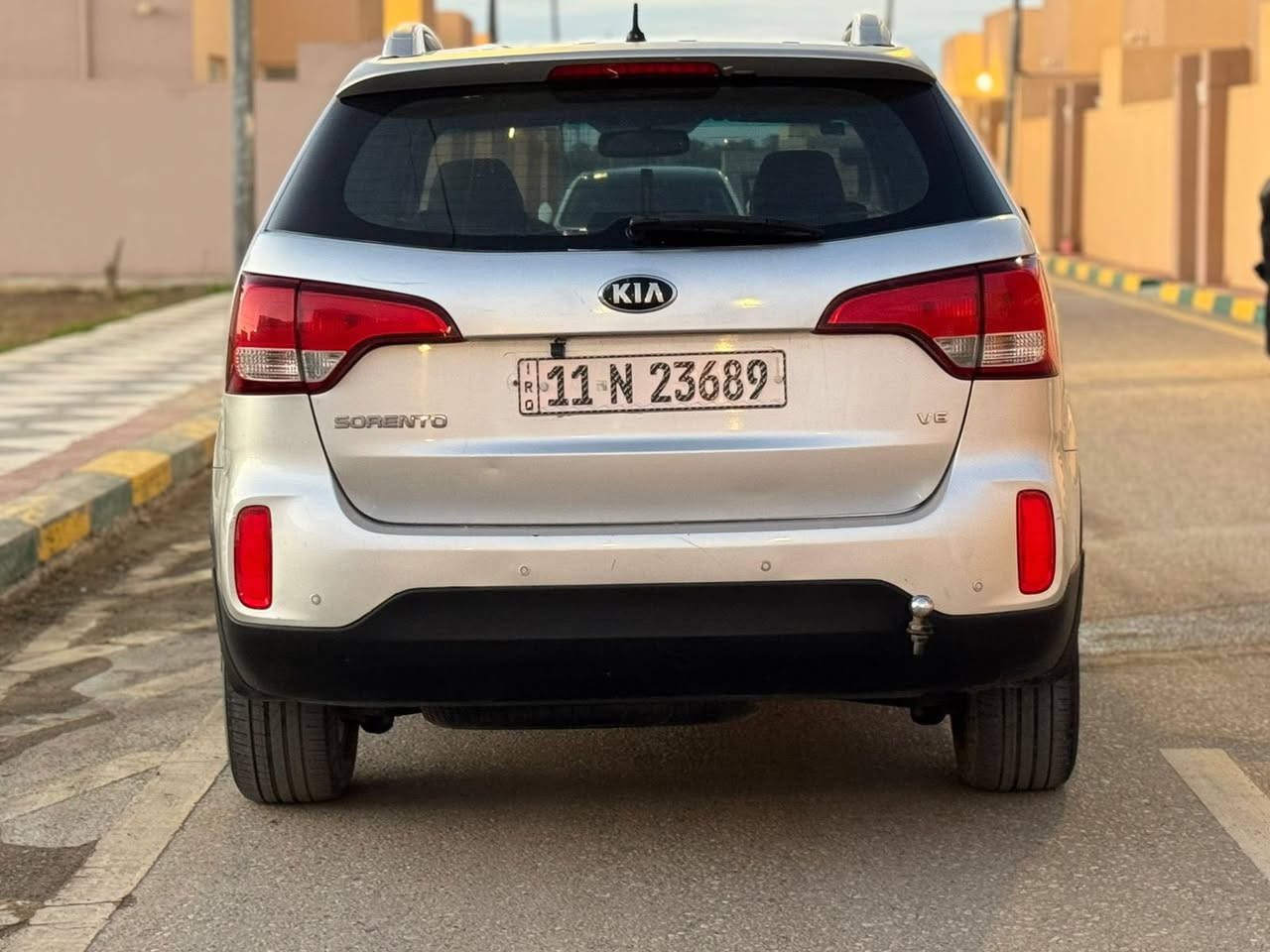 السلام عليكم
كيا سورنتو ٢٠١٤ خليجي 
رقم بغداد دولي ب أسمي سنويه لل ٢٠٢٩
كفاله عامه عدا باب السائق رش 
السياره احلى من الصور
 مكينه سته سلندر
 كفاله لا تنقيص ولا تبخير
حداديه جديده 
تخم تاير 
تبريد ثلج
السعر ١٦٧ وبيها مجال بسيط 
مكان السياره بابل الشوملي
للأستفسار 
***********
