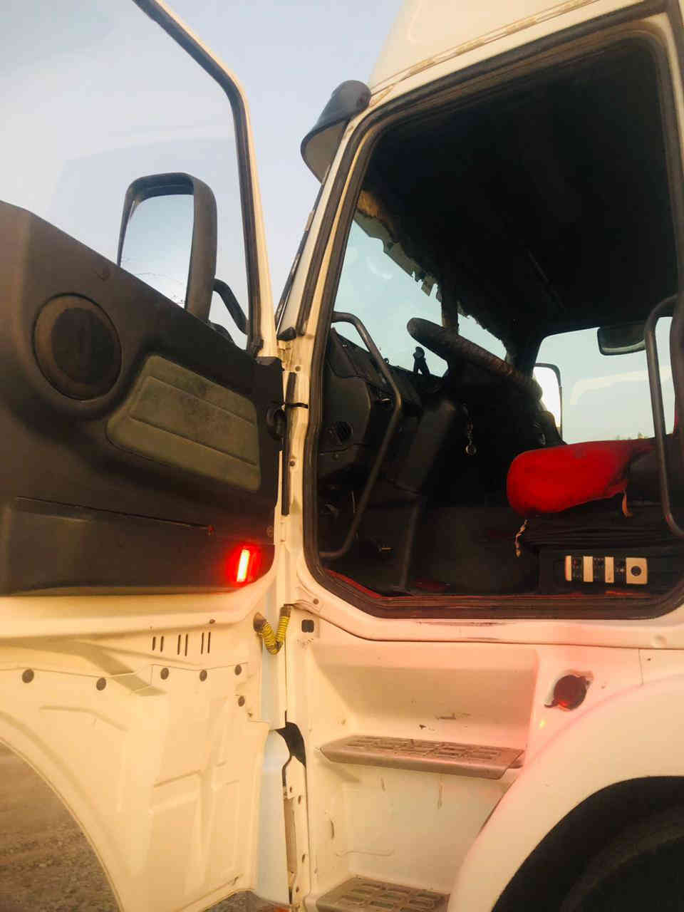 السلام عليكم
#للبيع راس تريله فولفو 
لون ابيض 
موديل ٢٠٠٢
رقم صلاح الدين انكليزي باسمي 
للاستفسار الاتصال 
***********
