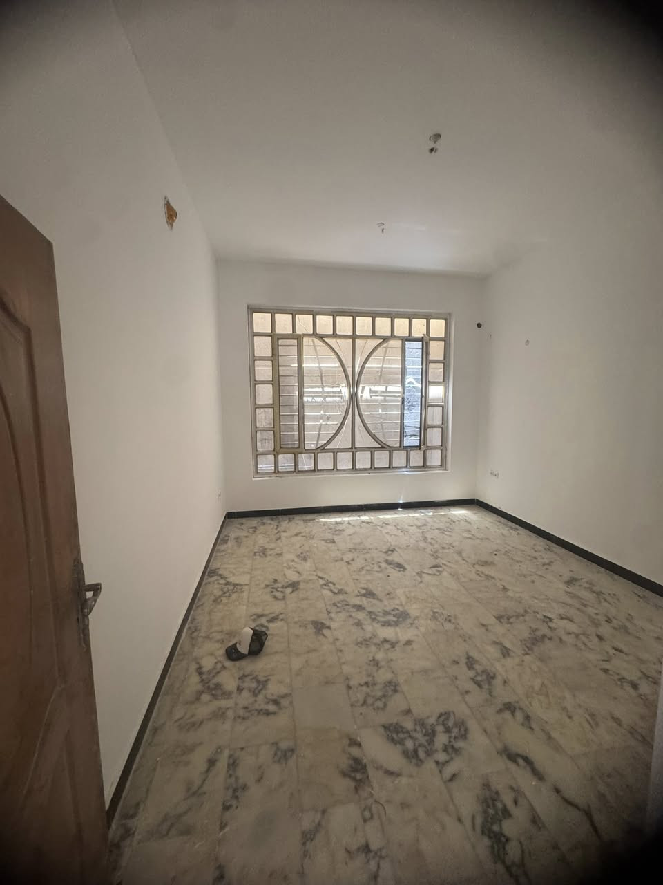 #للايجار__________في__________السيدية
بيت ١٥٠ متر يصلح تجاري او سكني

يحتوي الدار على ٤ غرف نوم صالة مطبخ خدمات عدد ٤ 

للاستفسار اكثر الأتصال على الرقم 

***********

او زيارة المكتب الكائن في منطقة السيدية 

شارع جامع الأقصى مقابل لحوم جويلي 

مكتب المصطفى للوساطة العقارية
