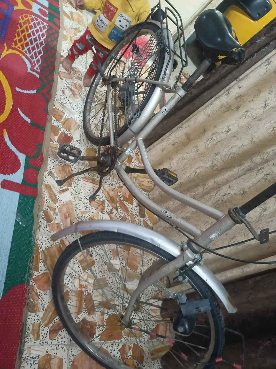 بايسكل بناتي جديد ونضيف
كلش تايرات خلفي وامامي جدد ماماشيات مع جوابه 
زنجيل جديد بريكات شغاله 
مابي كل نقص للبيع 
بسعر. 65 الف واكو توصيل داخل الحسينيه فقط


**إذا كنت صاحب هذا الإعلان وتريد حذفه لأي سبب، رجاءا أرسل رسالة إلى الدعم الفني**