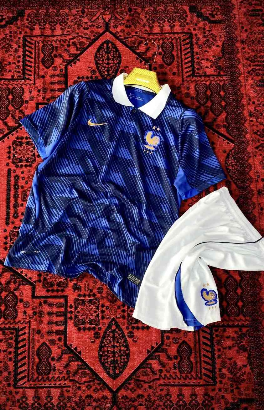 جميع أطقم منتخبات كأس العالم🤩👌
توفرت لدينا شغل تايلندي اصلي💯✅
قياسات:S_M_L_XL_2XL📊🔰
♦️شرط الفحص بوجود المندوب🙋🏻‍♂️🚕
عنوانا📌/بغداد_المعامل العماري
واتساب/***********
#رياضة #خدمة_توصيل #دريسات #كأس_العالم
#العراق #بغداد
