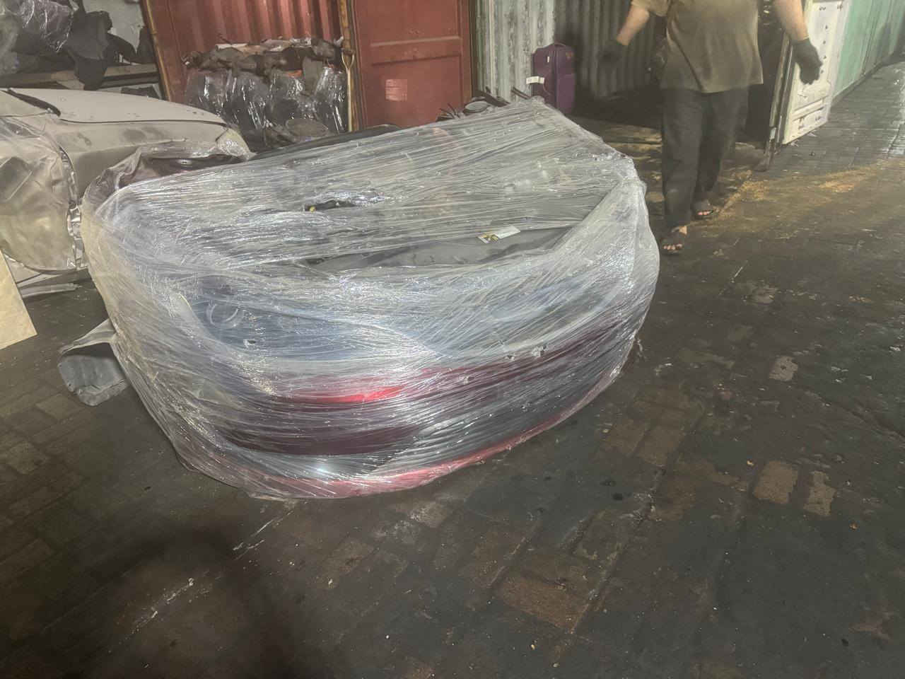 سلام عليكم وصول كصات c200 ودارت  وكومبارس ديوانبه الحي الصناعي مجمع الفارس *********** مروان
