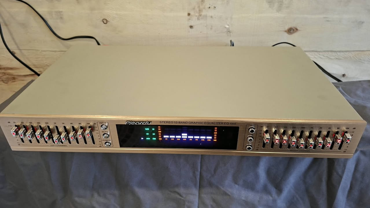 سلام عليكم 
ايكوليز من ماركة pleardu صناعة الصين 🇨🇳 جديد ما مستخدم بالكارتون 
حجم لارج صوت بي نقاوه 
سعر ١٢٥ الف للاتصال *********** كركوك يوجد توصيل كافة محافظات
