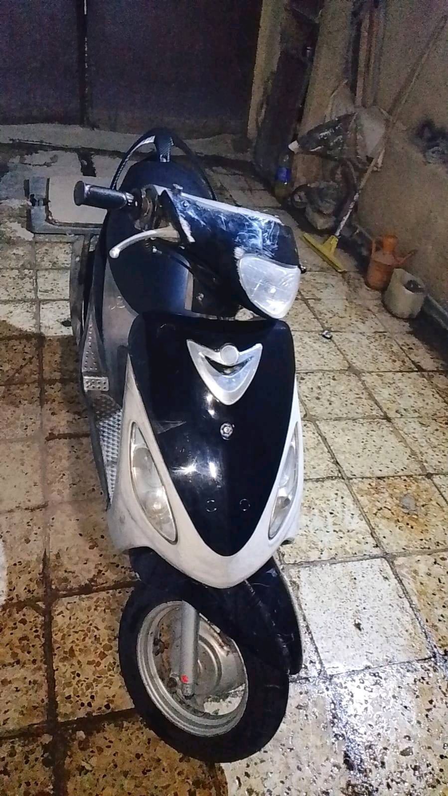 ماكس مغولي بسعر 450 

دراجه لبيع ماكس مغولي مكينه نضيفه تشغيل تكره سلف وهندر السعر 450 وبيه مجال للطيبين العنوان بغداد بياع الرقم *********** واتساب فقط