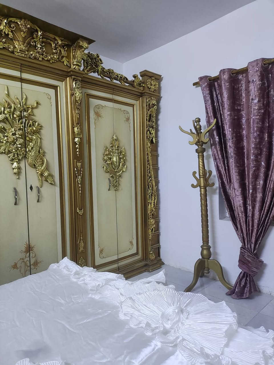 سلام عليكم غرفه مصري درجه اولى زان 
مكاني بغداد منطقه الانتصار سعر  مليون ونص  
***********
