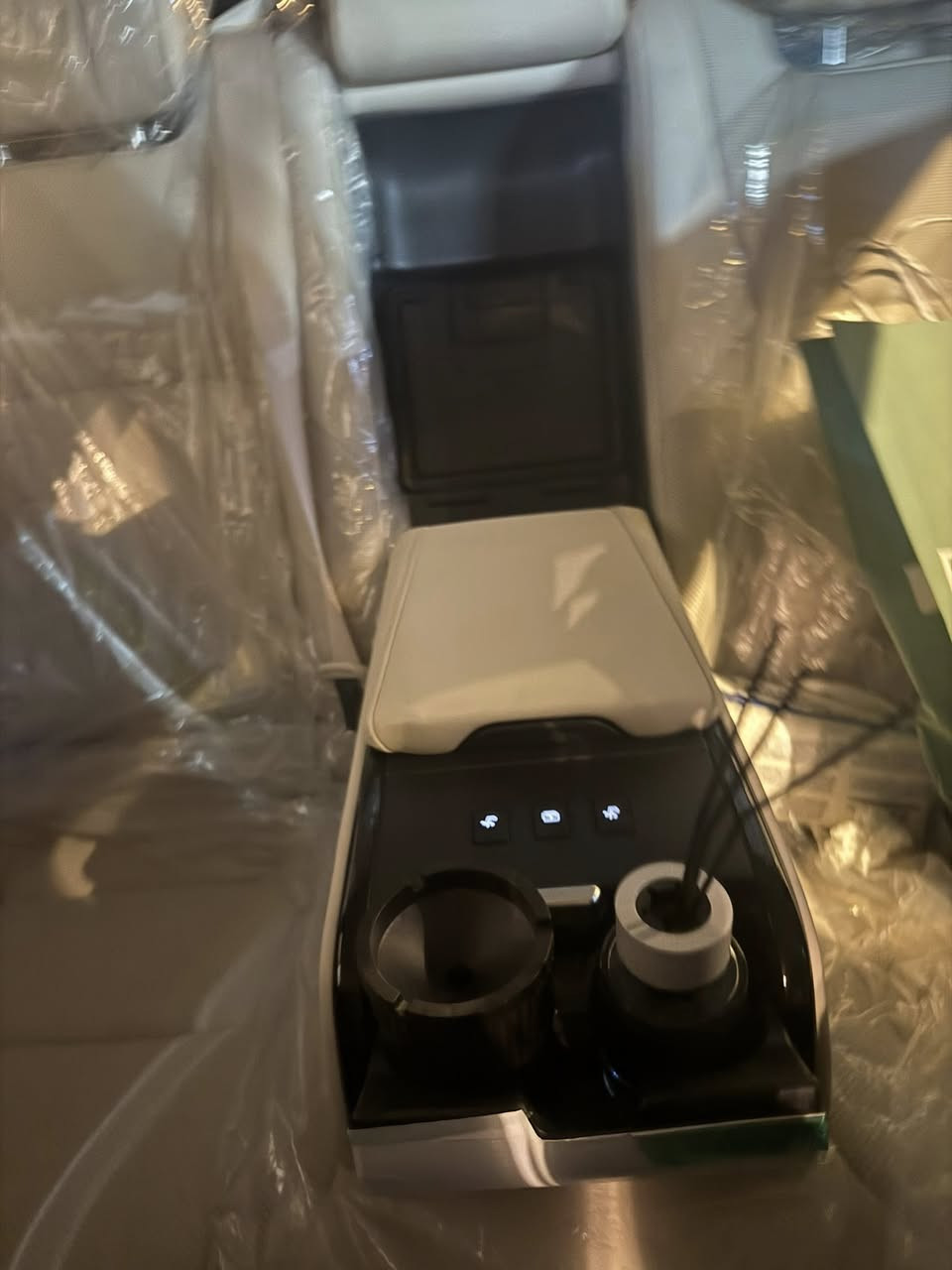 سلام عليكم 
كراون ماجستا 2023
خليجي 
اعلى فئه فول الفول 
ماشيه 9500كيلو بعده بلضمان ساز
بانوراما
كشنات كهرباء تبريد تدفئه
كشنات الخلفيه vib
السياره اعلى فئه بل كراون 
2400توربو هايبرد
كامره 360درجه 
رادار امامي خلفي جانبي 
شاشه دجتال 
عليه bbfبعده بلضمان بلكامل
مكاني الكراده جادريه 
سعره 405 مجال بسيط 
السياره بدوووووون رقم رقم عادي انطيه 
***********
