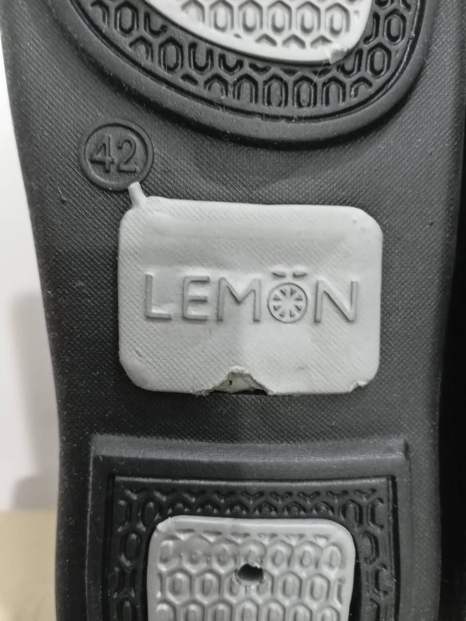 السعر ١٥ ألف مع التوصيل ثنينهم قياس موضحة بالصوره يلبس ٤٢


**إذا كنت صاحب هذا الإعلان وتريد حذفه لأي سبب، رجاءا أرسل رسالة إلى الدعم الفني**