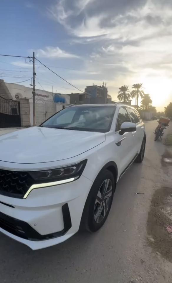 سلام عليكم كيا سورنتو 2021للبيع فقط بدون مرواس ماشيه 22 الف كيلو متر كفاله عامه فول مواصفات بدون نقص سياره حلوه ومال بيت شتريتها زيرو ع أيدي دهن من الدوليه سعرها 270 وبيها مجال شي قليل تشوفها غاليه اعبر المنشور مكاني بغداد المنصور 14 رمضان رقمي ***********
