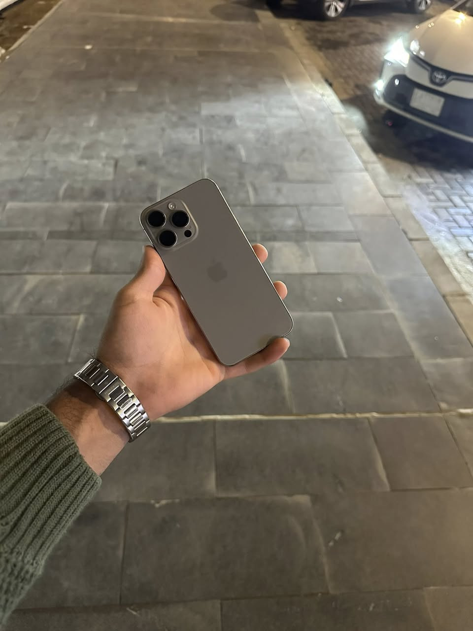 ايفون 15 برو ماكس بطاريه 89 ذاكره 256 ضمان شخط واحد مابيه وما مفتوح جهاز ابد السعر مليون 50 وتصل وتدلل ***********
