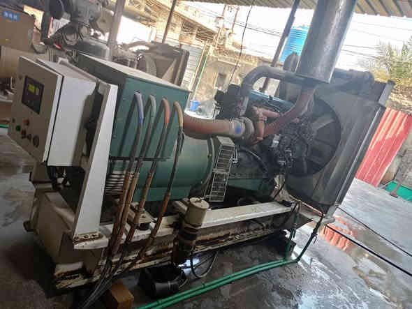 سلام عليكم سكانيا 113 بم 88 مجفته استندر راس توليد 350 مكينه عل حمل تاخذها توليد ستندر سعر 55 ورقه وبيها مجال مكانها محموديه رقمي *********** # ***********
