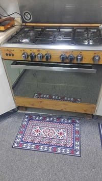 طباخ المتين نظيف جدا سعرة 300وبي مجال لتواصل 07733731440